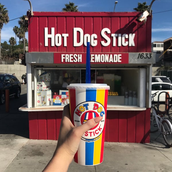 Foto diambil di Hot Dog on a Stick oleh Emily G. pada 11/24/2017