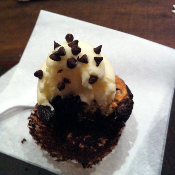 Foto tirada no(a) The Chocolate Moose Bakery &amp; Cafe por Allison M. em 3/23/2013