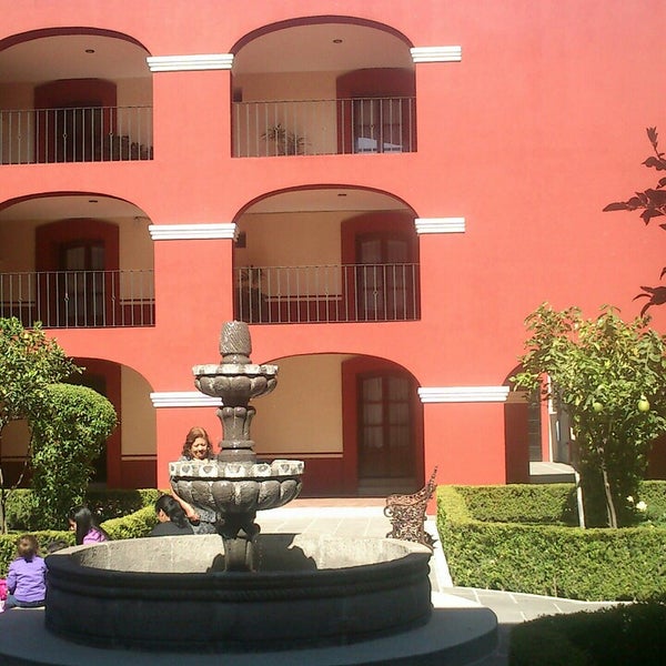 Foto tirada no(a) Hotel Real de Naturales por Miguel D. em 12/30/2012