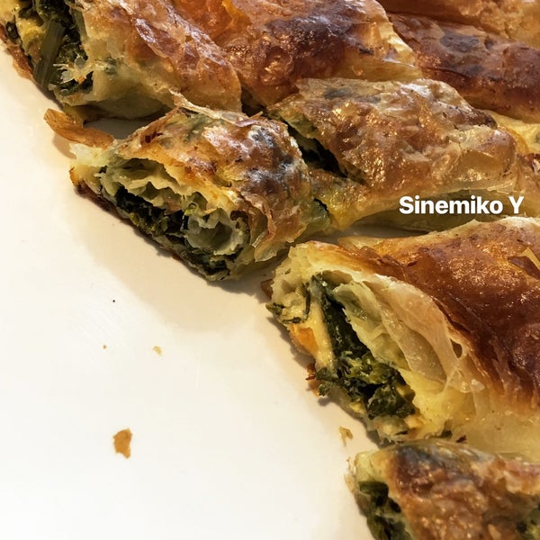 ZELİHA KÖZDE BOŞNAK BÖREĞİ VE KÖFTESİ (Artık Kapalı) Yenimahalle�de