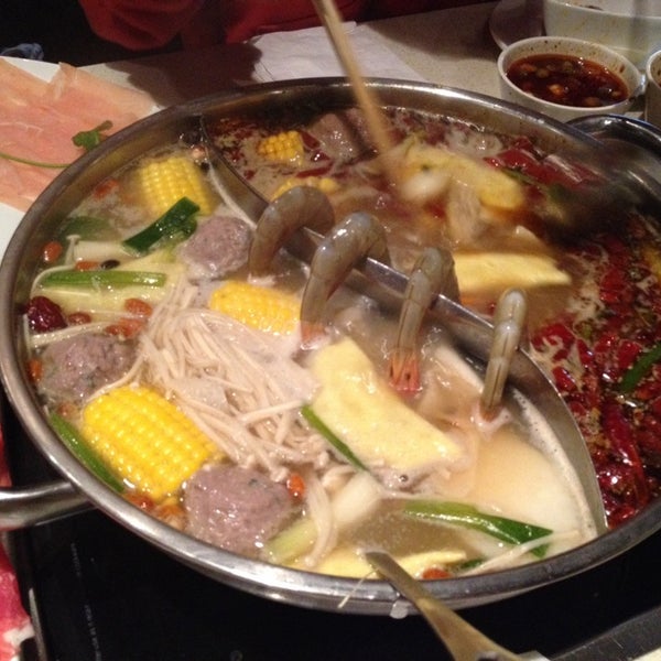 Photo taken at Happy Lamb Hot Pot, Houston Bellaire 快乐小羊 by Eunice N. on 3/3/2014