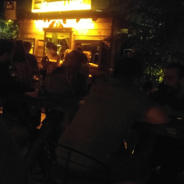 Foto tomada en İş Cocktail Bar 🍹🍸🍻  por %💯 Oğlak Kadını . el 6/15/2018