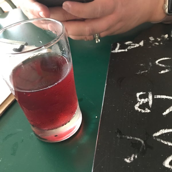 Das Foto wurde bei Tomlinson Tap Room von Justin Z. am 8/25/2018 aufgenommen