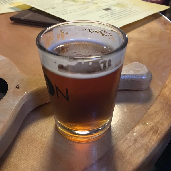 Photo taken at Moon Under Water Pub &amp; Brewery by Lee J. on 6/17/2018