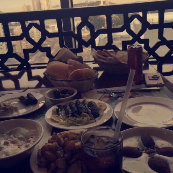Foto tirada no(a) Al Balad lebanies rest. مطعم البلد por w. a. em 2/3/2016