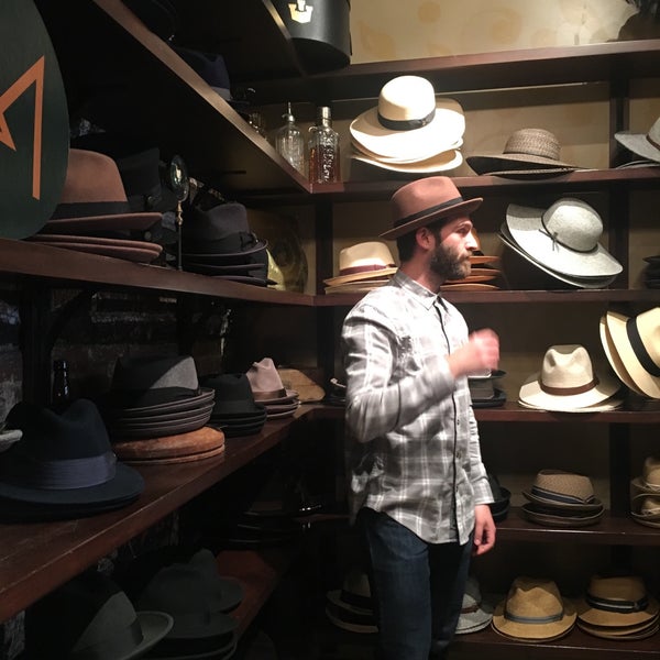 3/10/2018にKasey T.がGoorin Bros. Hat Shop - West Villageで撮った写真