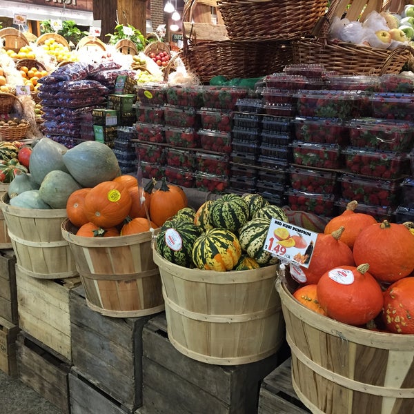Снимок сделан в Brooklyn Harvest Market пользователем Alessandra B. 10/15/2015