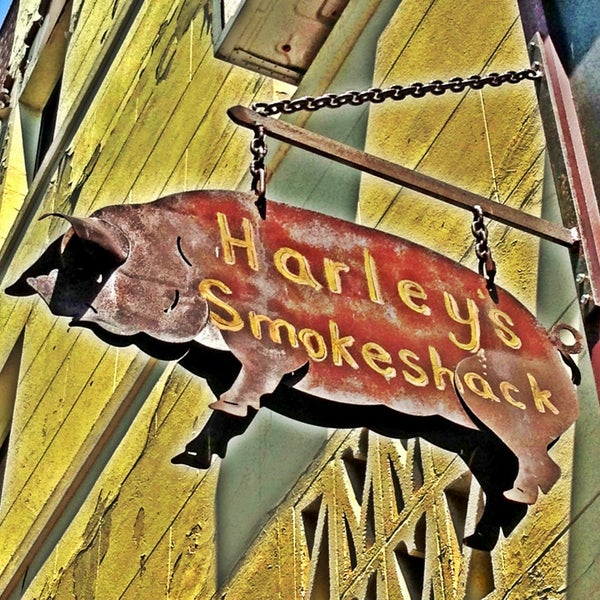 5/31/2013에 Joseph W.님이 Harley&#39;s Smokeshack에서 찍은 사진