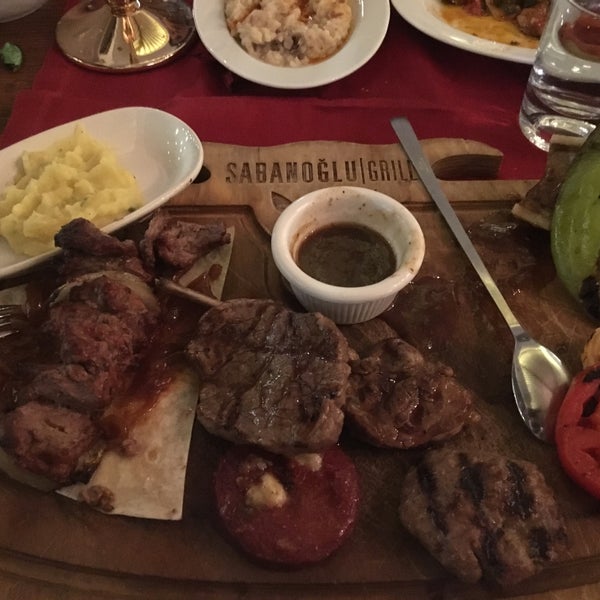 10/17/2018 tarihinde Kemal Ş.ziyaretçi tarafından Sabanoğlu Grill'de çekilen fotoğraf