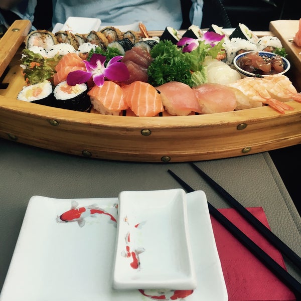 Foto diambil di Sushi Palace oleh Tatiana B. pada 7/18/2017