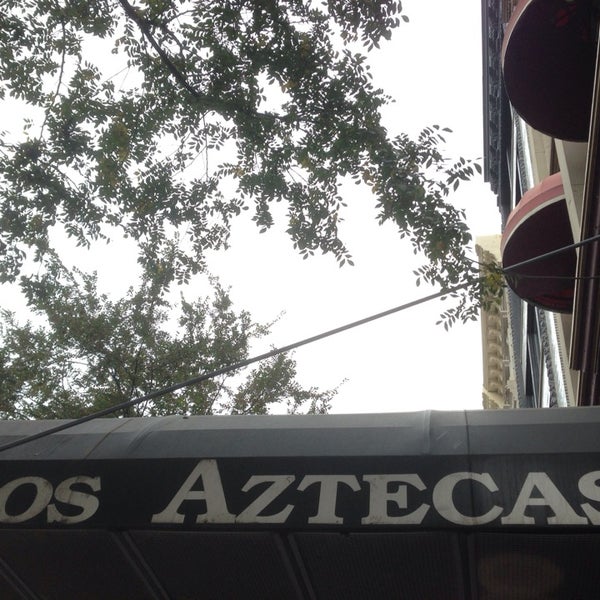 Foto diambil di Los Aztecas Mexican Restaurant oleh Brian D. pada 10/30/2013