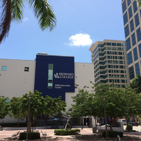 Photo taken at Broward College Downtown Campus by Leeven on 8/4/2015