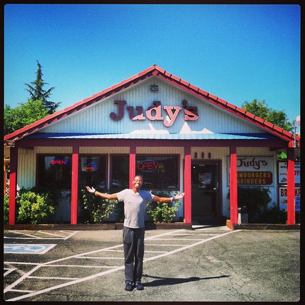 Judy's Grinder 286 W Main St