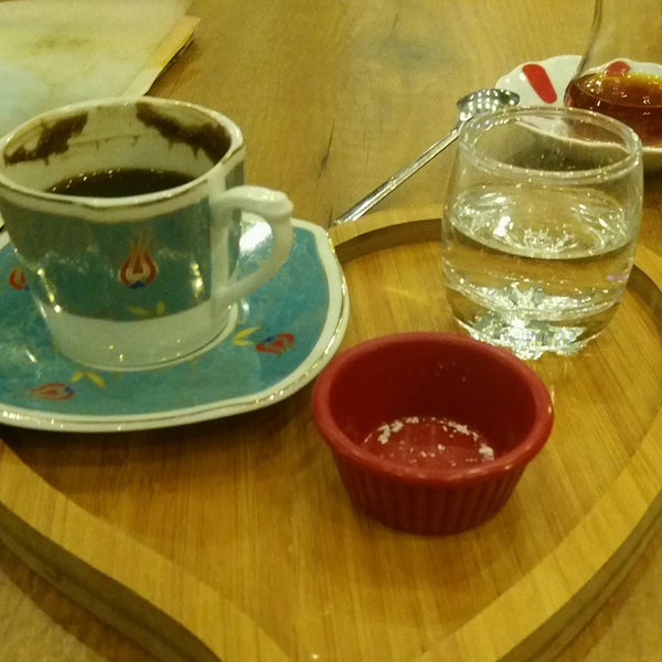 Photo taken at Doyumluk Cafe by Çaglar B. on 9/20/2016