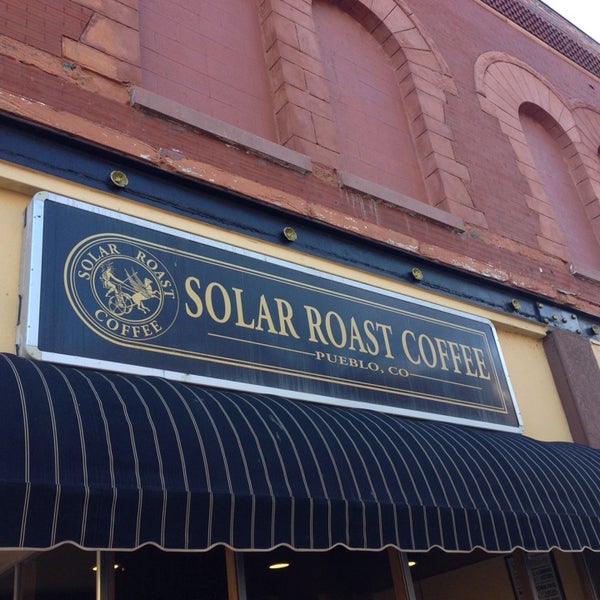 Foto tomada en Solar Roast Coffee  por Ames P. el 12/1/2013