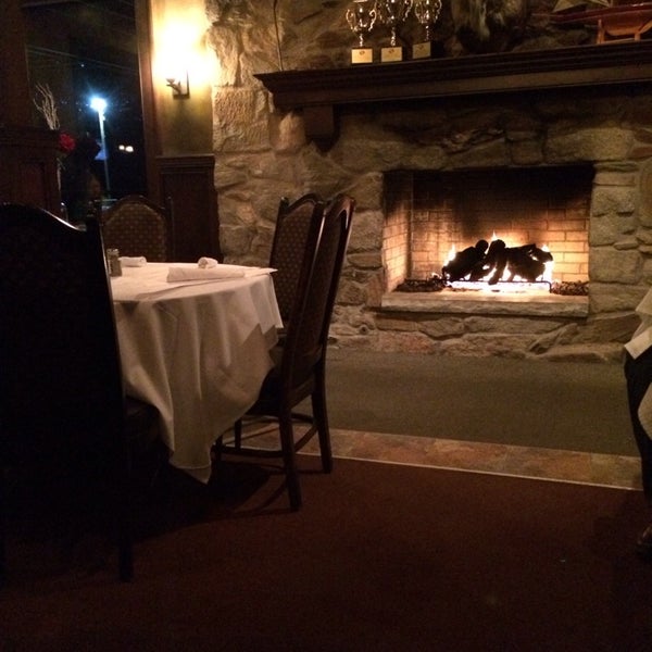 Foto tomada en The Lakeside Supper Club &amp; Lounge  por MJ B. el 1/8/2014