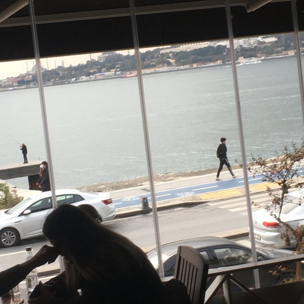 Photo prise au Cafe 5. Cadde par Özcan le11/15/2020