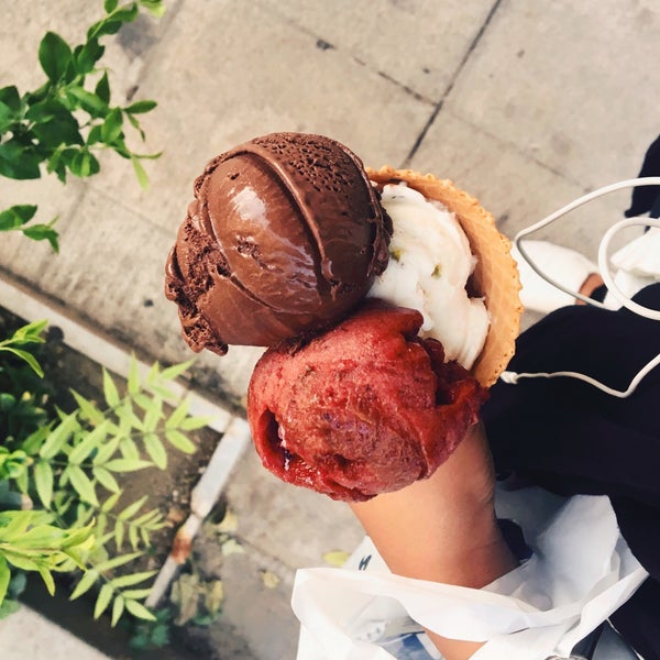Koolak بستنی کولاک Ice Cream Shop in Tehran