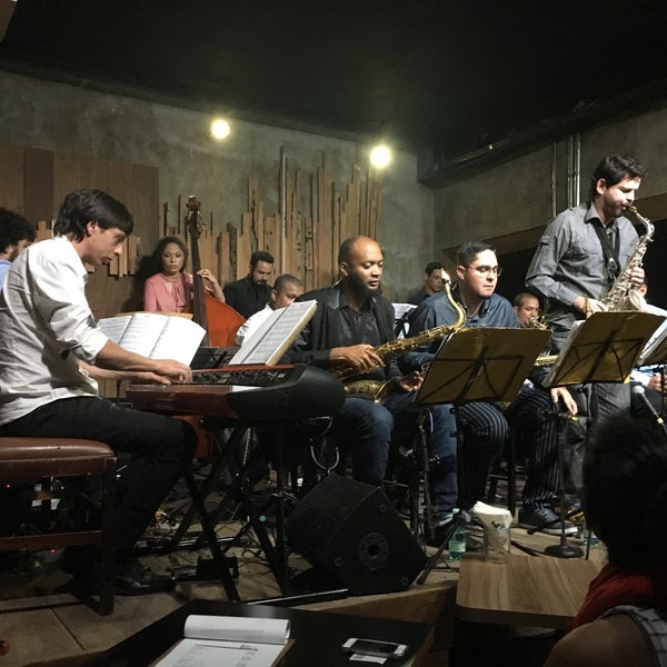 10/12/2016 tarihinde Felipe S.ziyaretçi tarafından Jazz nos Fundos'de çekilen fotoğraf