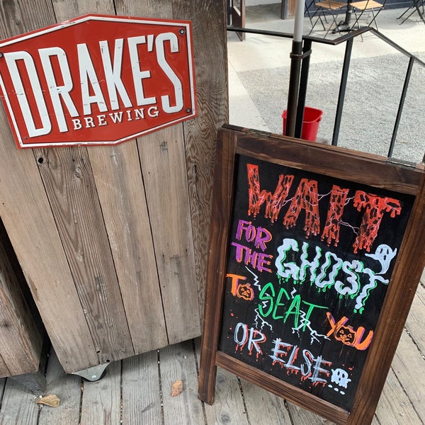 Photo taken at Drake&#39;s Dealership by Frederic M. on 10/9/2023