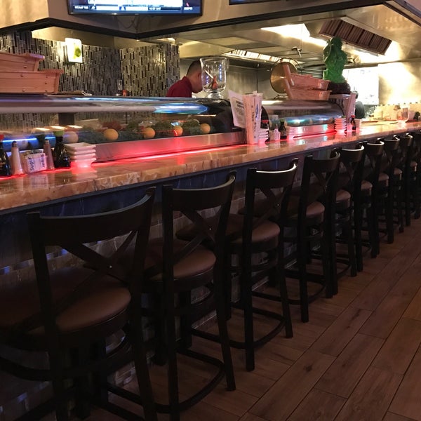 картинки доставка суши и роллов. Ramen японский ресторан. Oishi ramen izakaya bar красноярск. Oishi иркутск. ресторан ойши иркутск японской кухни.