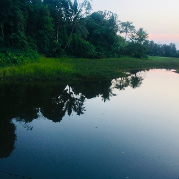 Selera Tepi Tasik Pasir Mas Kelantan
