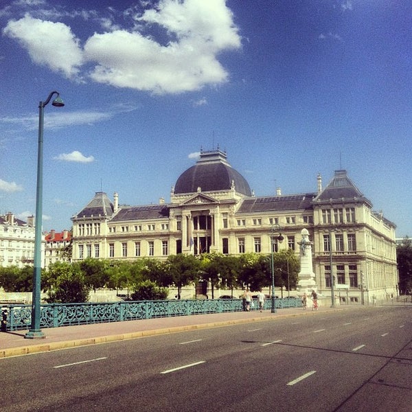 Photos at Université Lumière Lyon 2 - Campus Berges du Rhône - 4 tips