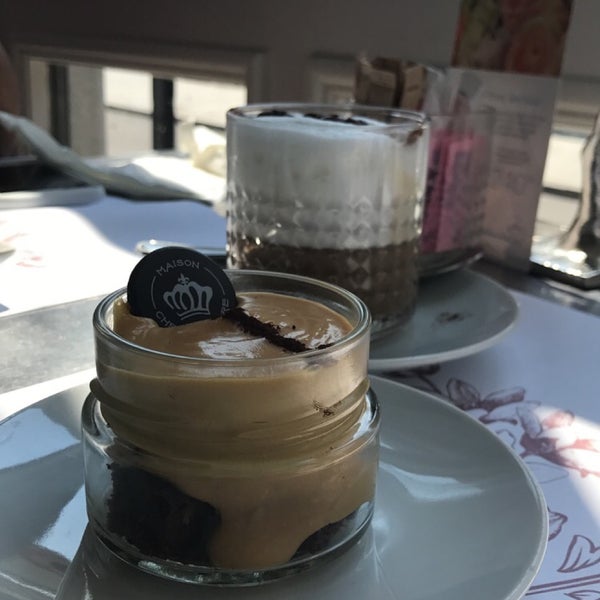 Salted brownies and cappuccino in glass 😍طلبته ب كاس بدل الكوب