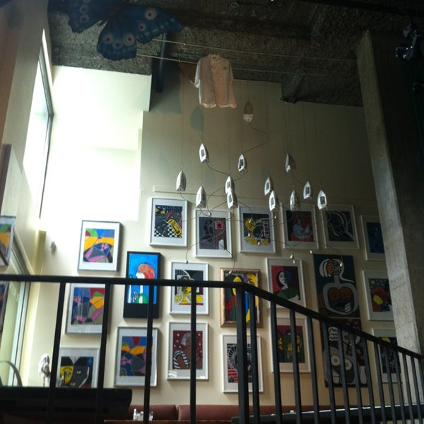8/17/2013 tarihinde Jason B.ziyaretçi tarafından Subeez Cafe Restaurant Bar'de çekilen fotoğraf
