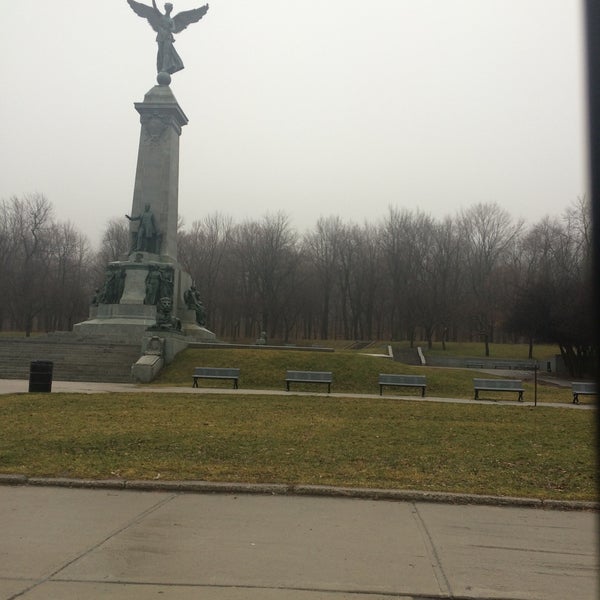 Avenue du Parc / Park Avenue MileEnd Avenue du Parc / Park Avenue