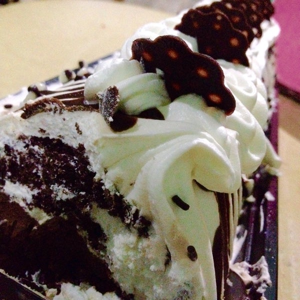 Goldilocks Bakery in Quezon City District 5