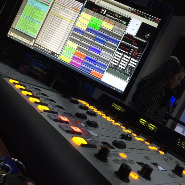 2/2/2015에 Alex P.님이 Cool FM 98.9 Aruba에서 찍은 사진