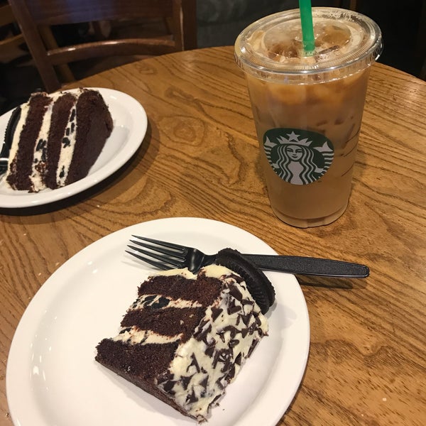 Photo taken at Starbucks by Tom Z. on 9/14/2017