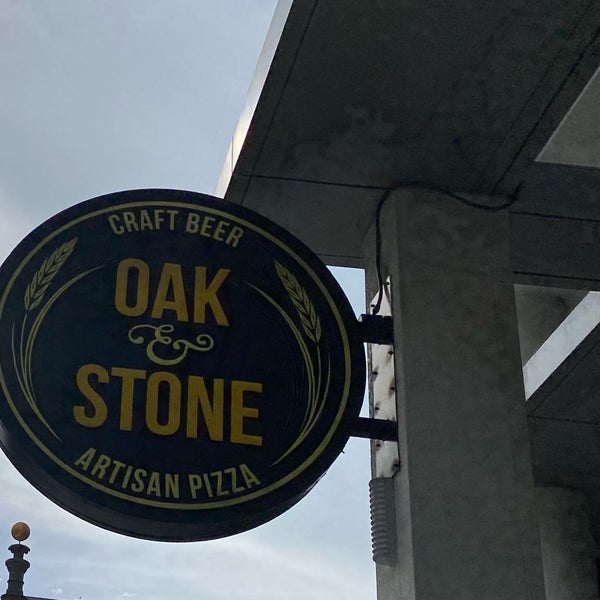 Foto tirada no(a) Oak &amp; Stone Saint Petersburg, Florida 33701 por Scooter em 8/30/2021