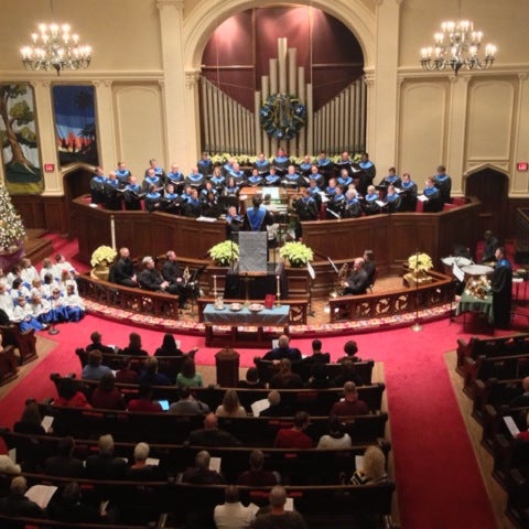 Das Foto wurde bei Saint Mark United Methodist Church of Atlanta von 🌴 Mark H. am 12/16/2012 aufgenommen