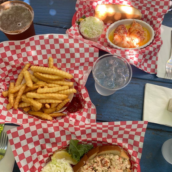 Photo taken at The Lobster Roll Restaurant by Simon F. on 9/15/2022