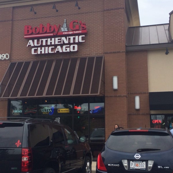 รูปภาพถ่ายที่ BobbyG&#39;s Chicago Eatery โดย Catherine A. เมื่อ 7/18/2014