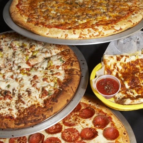 Das Foto wurde bei Michaelangelo&#39;s Pizza von Michaelangelo&#39;s Pizza am 11/19/2015 aufgenommen