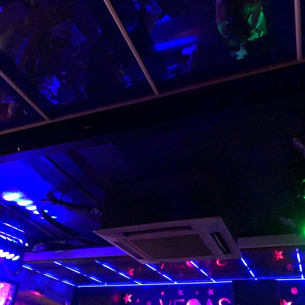 Das Foto wurde bei Club Vegas von Yılmaz 👑 am 7/3/2018 aufgenommen