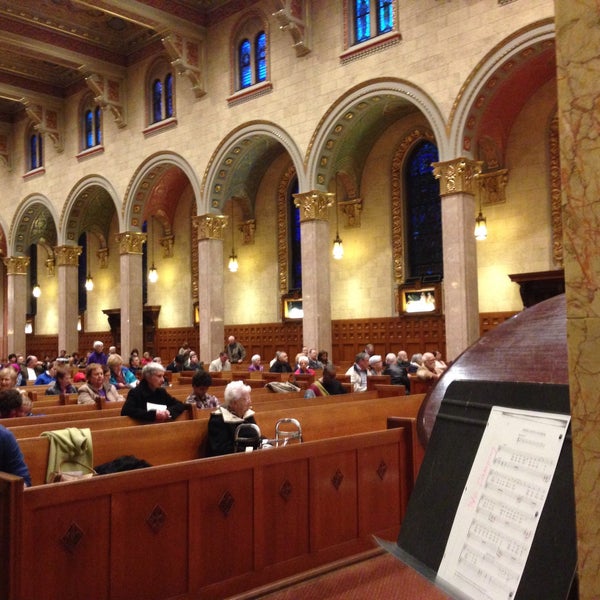 St. Giles Parish Церковь в Oak Park