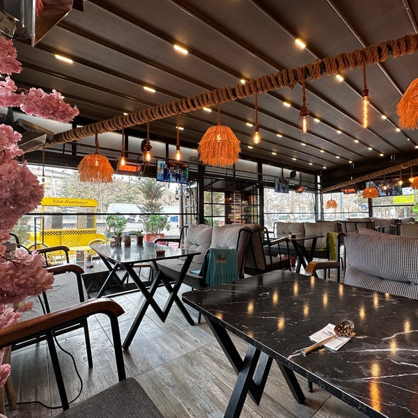 Foto diambil di Karabiber Cafe &amp; Restaurant oleh Ali Rıza F. pada 2/16/2023