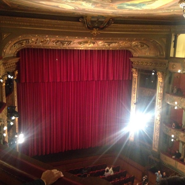 3/16/2016 tarihinde Vanessa V.ziyaretçi tarafından Teatro Colón'de çekilen fotoğraf