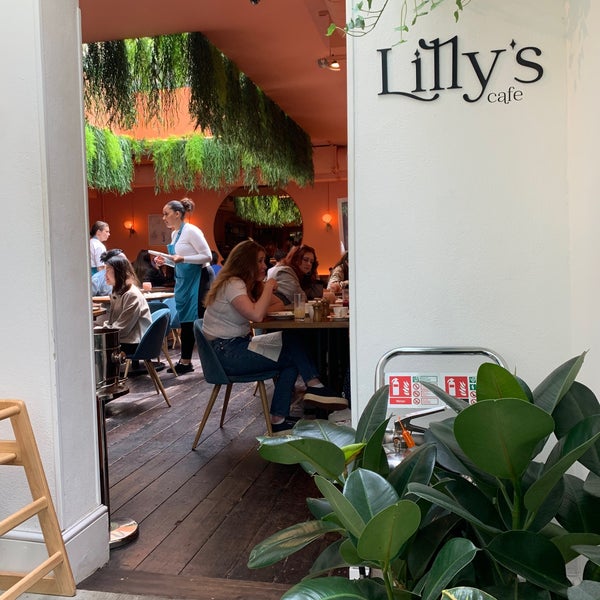 6/19/2022にNezar A.がLilly’s Caféで撮った写真