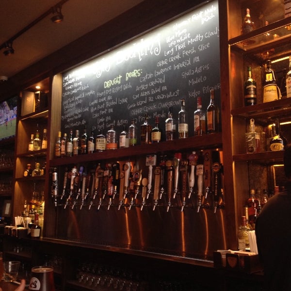 30 beers on tap. Friendly and knowledgable bar staff. Wood on wood decor.