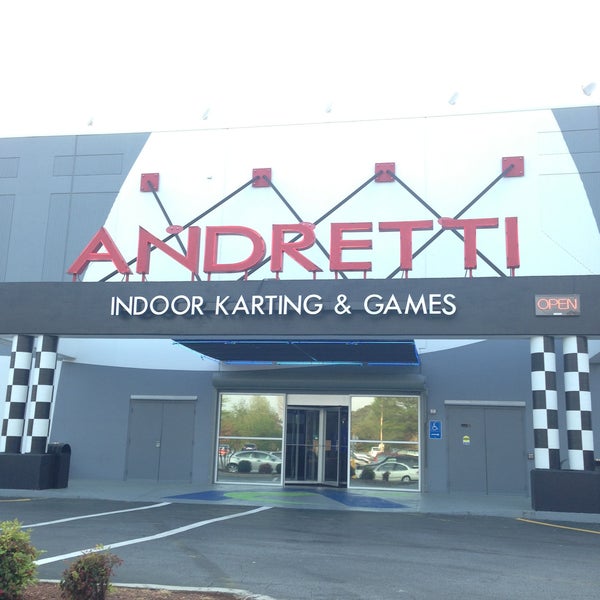 Снимок сделан в Andretti Indoor Karting &amp; Games Roswell пользователем Kirk T. 4/16/2013
