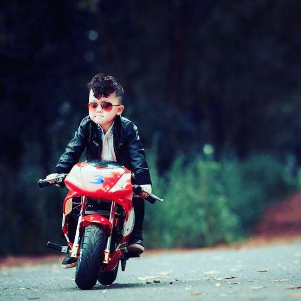Мотоцикл для детей. Фотосессия детей на мотоцикле. Детский мотоцикл харлей дэвидсон. Для мальчиков мотоциклы. Детский мотоцикл харлей дэвидсон.