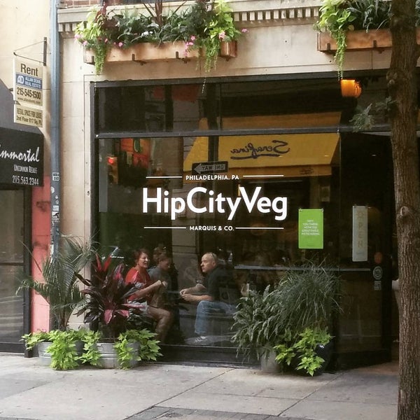 Foto scattata a HipCityVeg da is it vegan? il 7/25/2015
