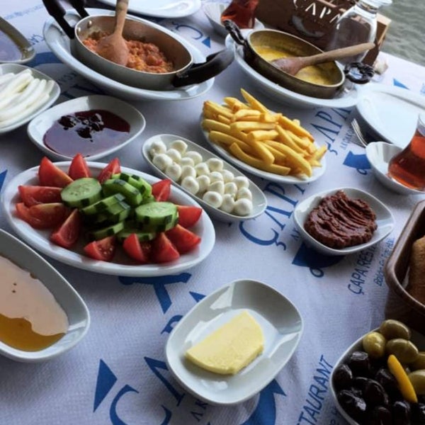 Снимок сделан в Çapa Restaurant пользователем 😇MELEK😇 7/17/2019