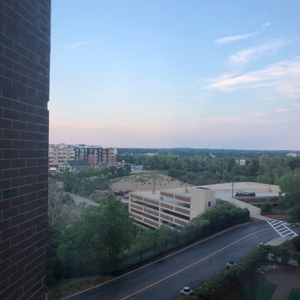 Photo taken at Marriott Boston Quincy by BT on 7/15/2018