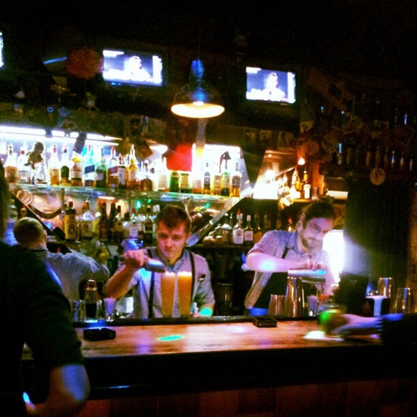 Foto tirada no(a) Help Bar por Marina T. em 11/15/2012